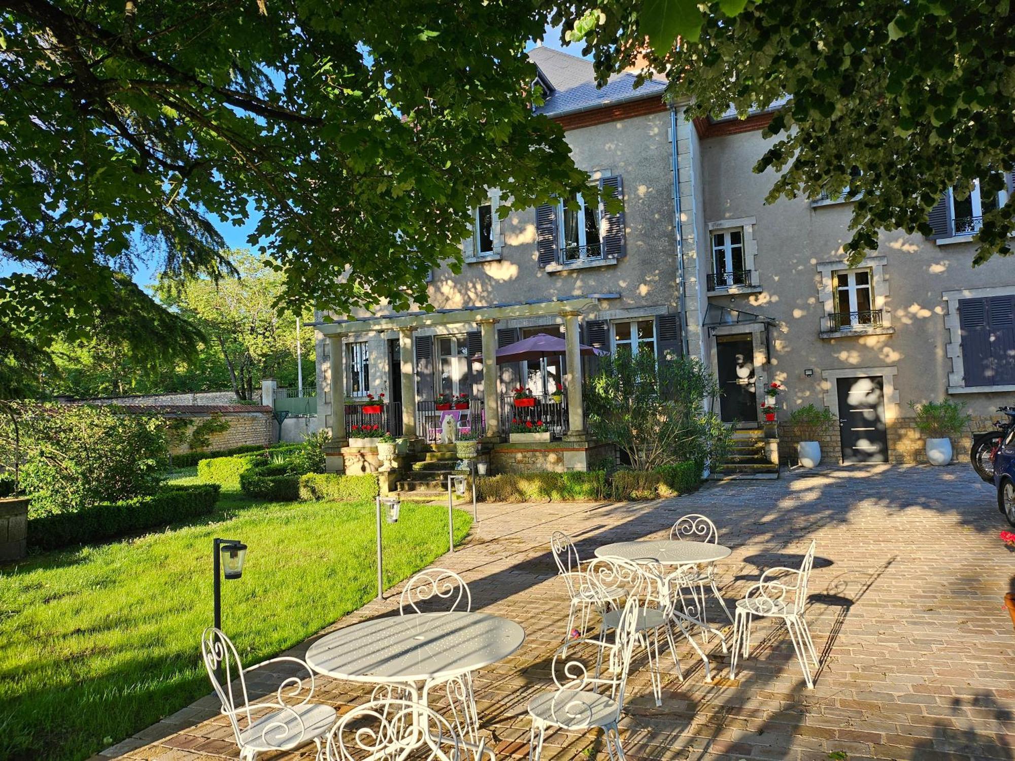 Chambres D'Hotes De Luxe Cote Parc-Cote Jardin Avec Parking Prive Gratuit Nevers Exteriör bild